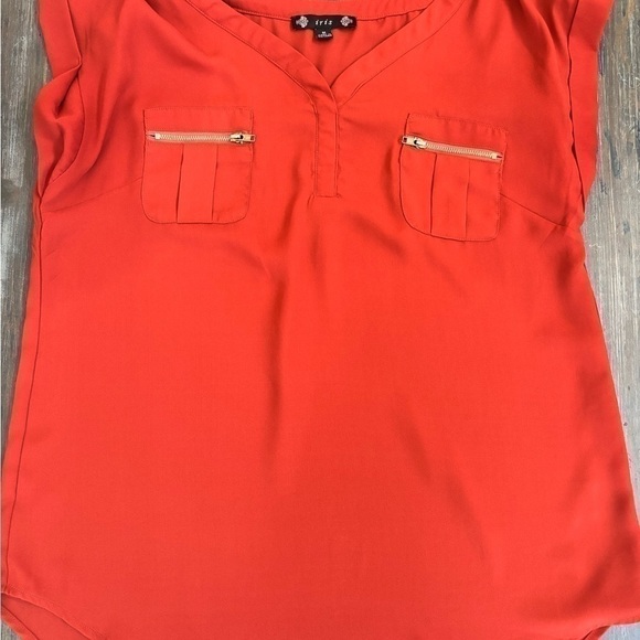 Iris Burnt Orange short sleeved blouse with zippered pockets - Picture 1 of 8